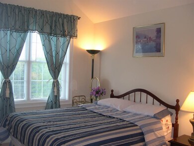 69 Magnolia Ln, Newmarket, NH 03857 - photo 3