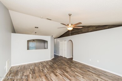 003-photo-living-room-9746377