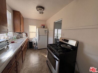 6710 4th Ave, Los Angeles, CA 90043 - photo 5