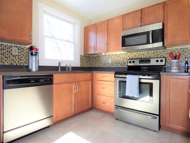 22 Hanson Dr, Topsham, ME 04086 - photo 5