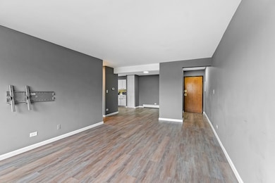 5306 N Cumberland Ave unit 323, Chicago, IL 60656 - photo 4