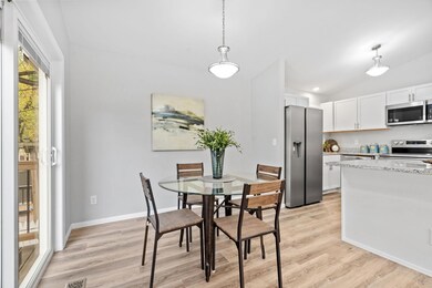 16-web-or-mls-4853 Camden Ave-16.jpg