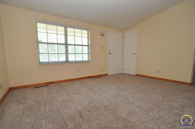4301 SW 34th St, Topeka, KS 66614 - photo 2