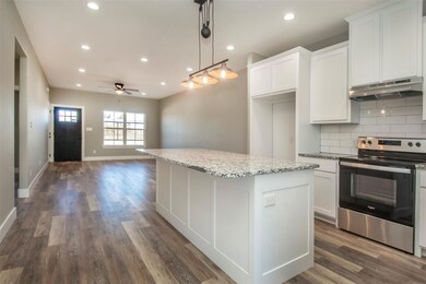 20494 Us Highway 377 unit D, Whitesboro, TX 76273 - photo 4