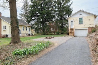 352 Mauch Chunk St, Nazareth, PA 18064 - photo 6