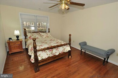 8505 Newtowne Ct, Lorton, VA 22079 - photo 6