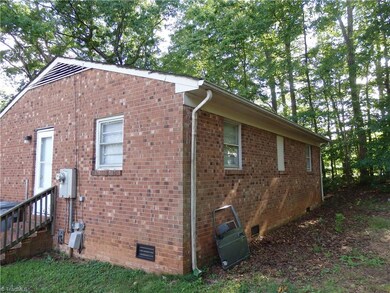 308 Pineview St, Asheboro, NC 27203 - photo 3