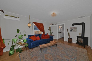 152 SE Heyburn-31
