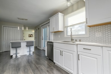 2811 Comanche Ct S, Waukesha, WI 53188 - photo 3