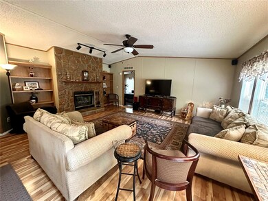 2884 SW Wilson Springs Rd, Fort White, FL 32038 - photo 7