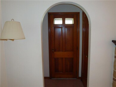 Entry/Foyer.