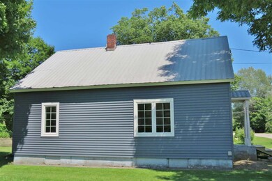 16 Meadow St, Ludlow, VT 05149 - photo 2