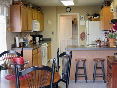 642 Pine Lake Dr, Greenwood, IN 46143 - photo 7