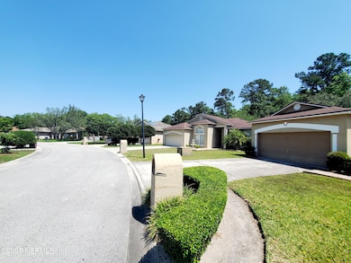 5627 Ribbon Rose Dr, Jacksonville, FL 32258 - photo 2