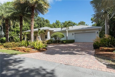 Large Driveway + Circular