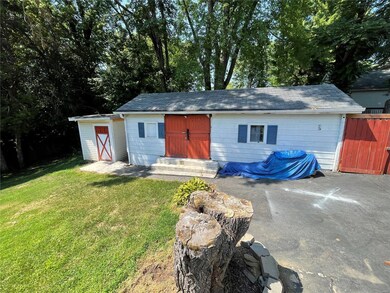 Garage with workshop