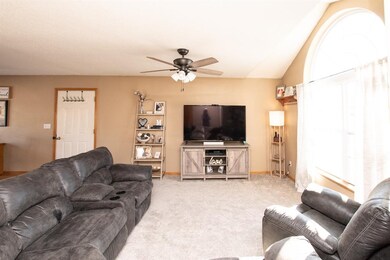 113 Whispering Wind Ln, Center Point, IA 52213 - photo 6