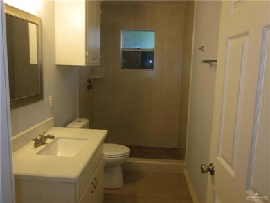 315 N 13th St unit B, Donna, TX 78537 - photo 6