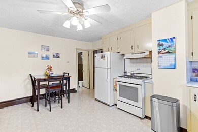 512 Merrimack Ave, Dracut, MA 01826 - photo 4