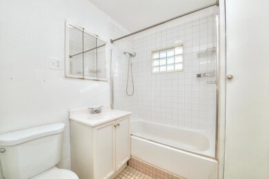 unlisted-address, Chicago, IL 60630 - photo 6