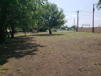 117 Enchanted Lakes Dr, Azle, TX 76020 - photo 2