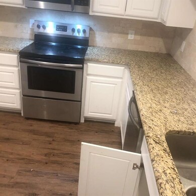 921 W Day St, Denison, TX 75020 - photo 4