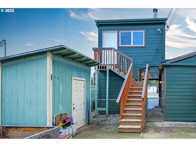 929 E 4th Ave, Riddle, OR 97469 - photo 4