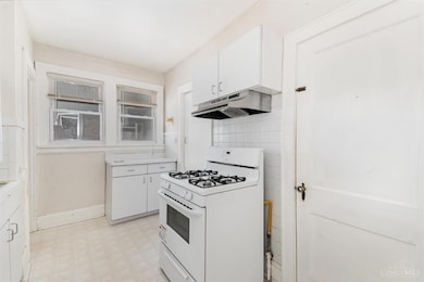 1933 Lawn Ave, Cincinnati, OH 45237 - photo 7