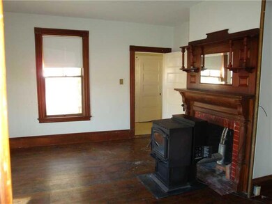Living Room. Pellet Stove