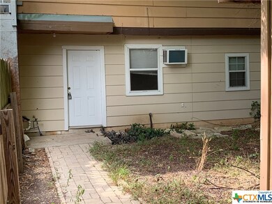 1007 Hackberry St unit D, San Marcos, TX 78666 - photo 3