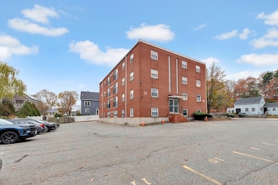 588 Main St unit 3C, Stoneham, MA 02180 - photo 4