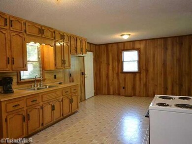 1473 Wilson Ln, Asheboro, NC 27205 - photo 3