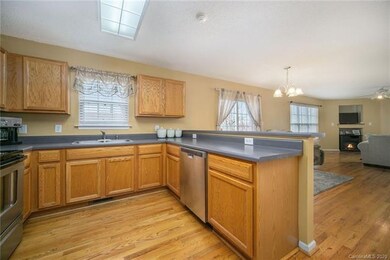 105 Stockbridge Ln, Statesville, NC 28625 - photo 5