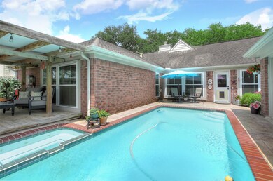 3908 Spring Forest Dr, Pearland, TX 77584 - photo 5