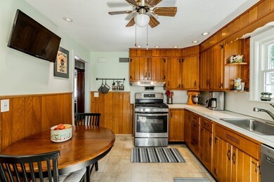 80 Albert St, West Springfield, MA 01089 - photo 5