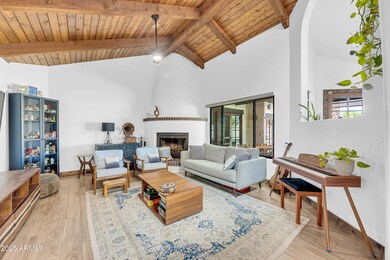 1563 N Diane St-8