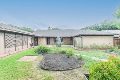 2012 Meadow Ln, Richmond, TX 77469 - photo 4