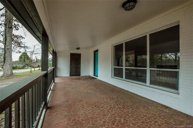 634 Oakdale Dr, Statesville, NC 28677 - photo 7