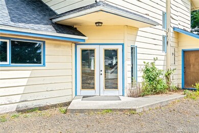1301 Andrew St, Raymond, WA 98577 - photo 2