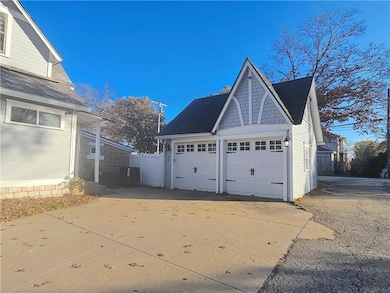 230 W 4th Ave, Garnett, KS 66032 - photo 5