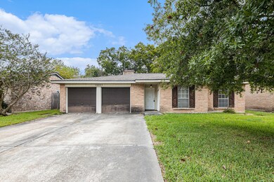 16931 Forest Bend Ave, Friendswood, TX 77546 - photo 2