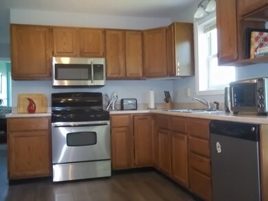 35 Clyde Allen Dr, Saint Albans, VT 05478 - photo 2