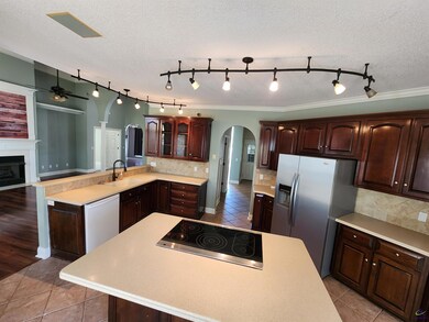 208 Twelve Oaks Dr, Warner Robins, GA 31088 - photo 4