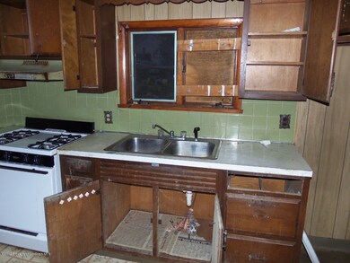 1305 Preston Place, Scranton, PA 18504 - photo 4