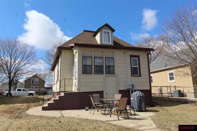 806 N State St, New Ulm, MN 56073 - photo 2