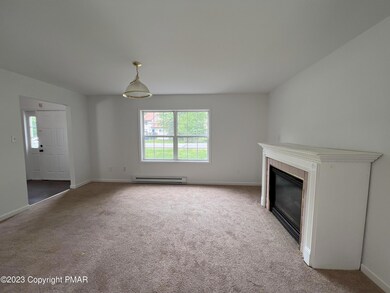 847 Country Place Dr, Tobyhanna, PA 18466 - photo 5