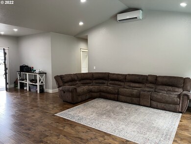 5514 N Fork Siuslaw Rd, Florence, OR 97439 - photo 4