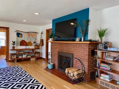 16 Oakwood St, Hudson, NH 03051 - photo 4