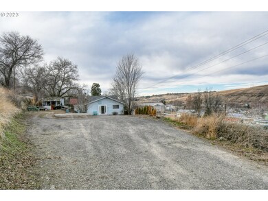 2002 SE Court Ave, Pendleton, OR 97801 - photo 2