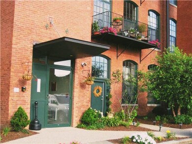 28 Bayley St unit 301, Pawtucket, RI 02860 - photo 2